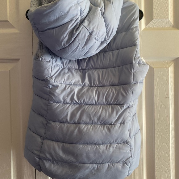 New York & Company Sherpa Puffer Vest - Picture 3 of 7